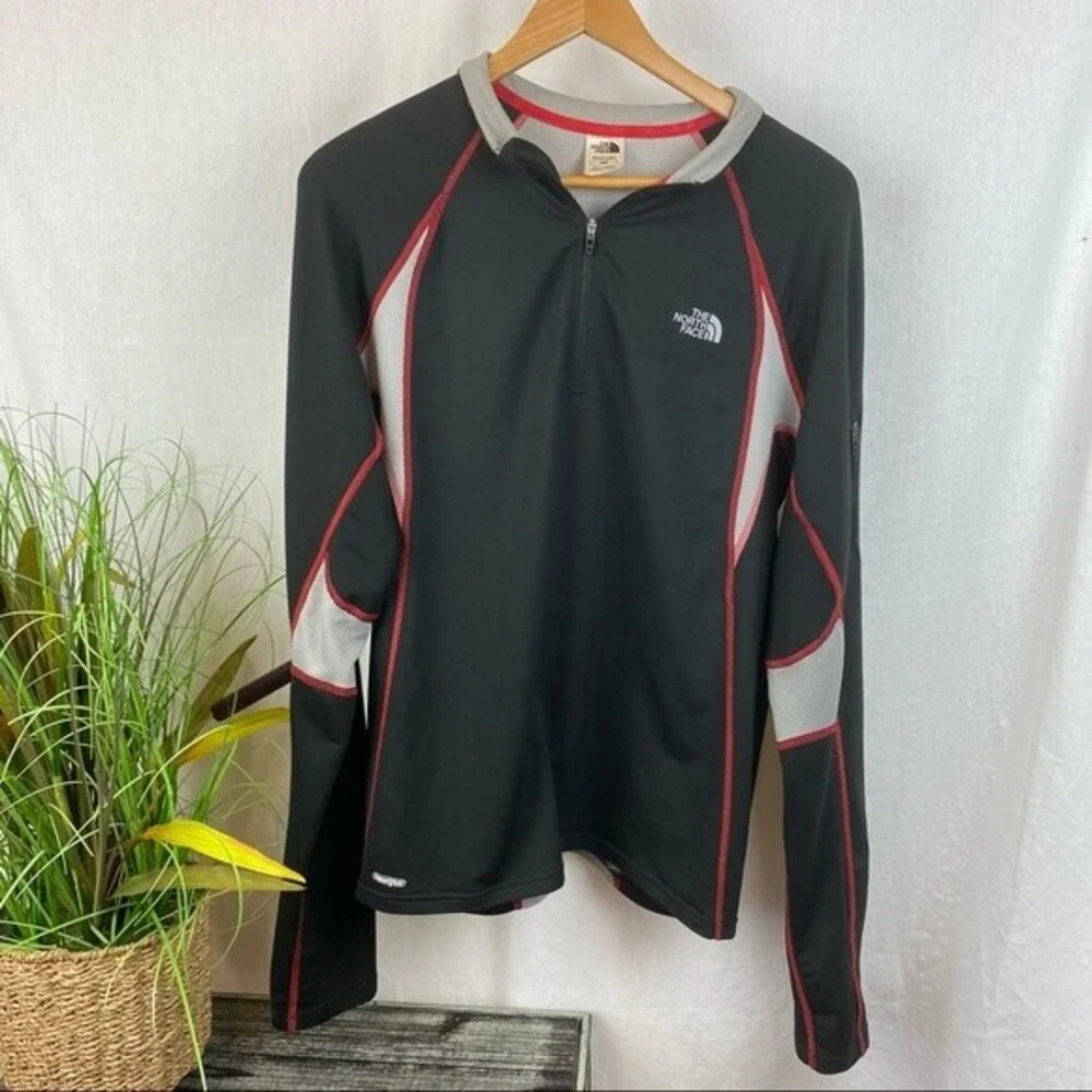 The North Face Men's Black & Gray Color Block Quarter Zip Long Sleeve Shirt M